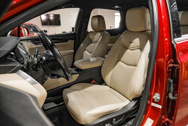 2019 Cadillac Xt5 Sport Utility 4d - Image 4