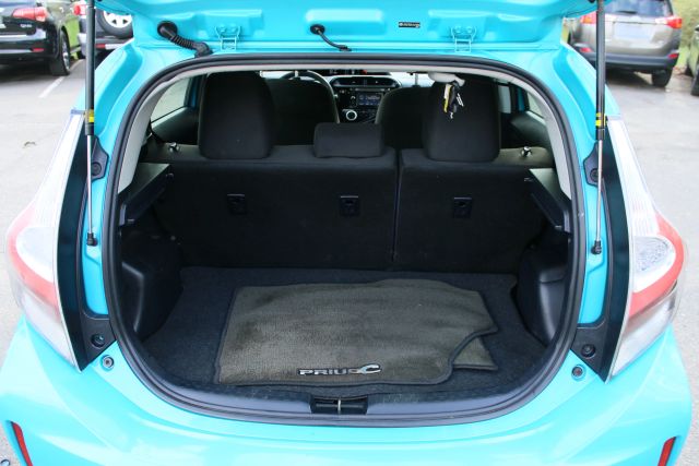 2018 Toyota Prius C - Image 30