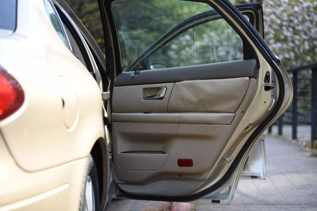 2001 Ford Taurus - Image 18