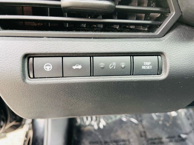 2019 Nissan Altima - Image 32