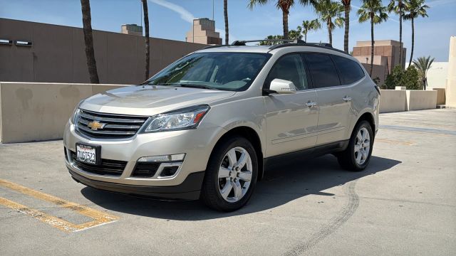 2017 Chevrolet Traverse - Image 3