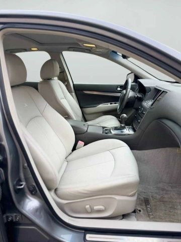 2011 Infiniti G - Image 21
