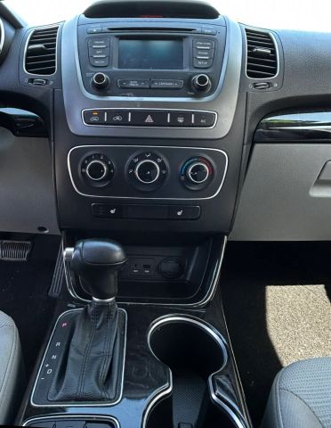 2014 Kia Sorento - Image 10