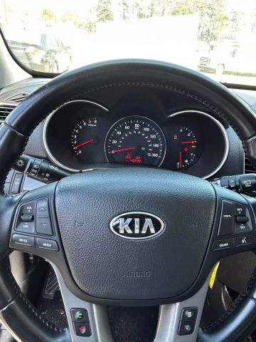 2014 Kia Sorento - Image 9