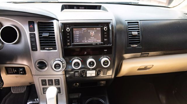 2014 TOYOTA SEQUOIA SUV WHITE AUTOMATIC - Auto Masters of Carolinas