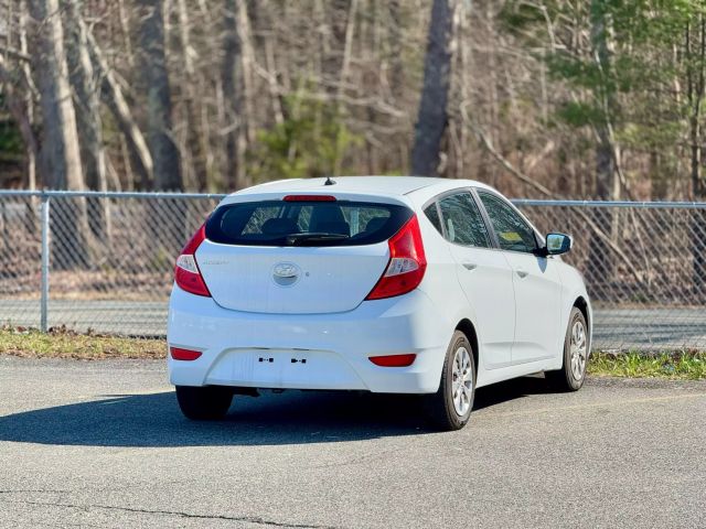 2016 Hyundai Accent Se Hatchback 4d - Image 6