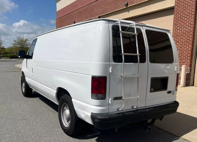 2005 Ford E150 Super Duty Cargo - Image 12