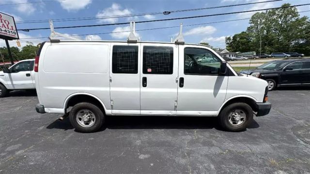 2015 Chevrolet Express 2500 Cargo - Image 4