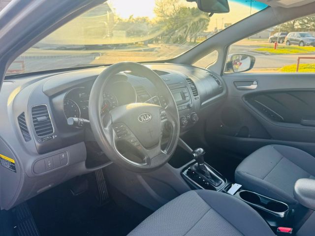 2018 Kia Forte - Image 11