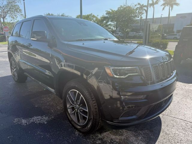 2018 Jeep Grand Cherokee - Image 2