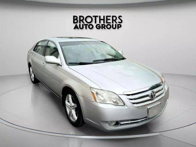 2007 Toyota Avalon - Image 2