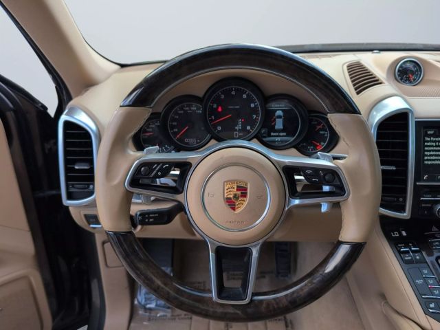 2016 Porsche Cayenne - Image 12