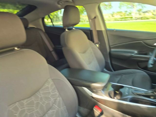 2017 Chevrolet Volt - Image 31