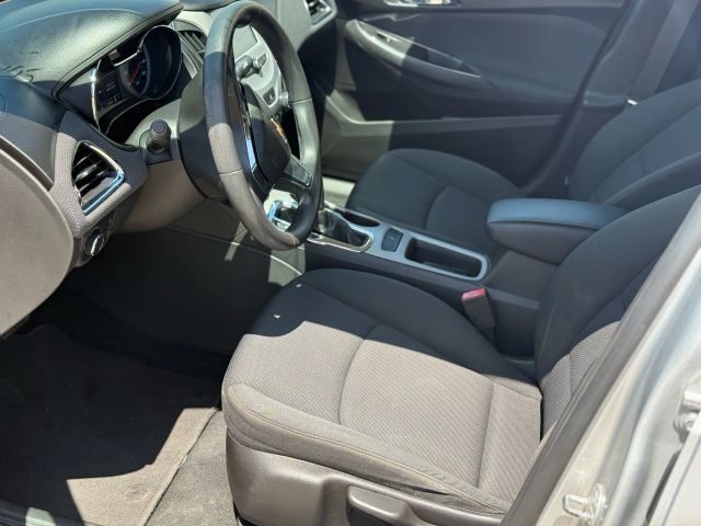 2016 Chevrolet Cruze - Image 18