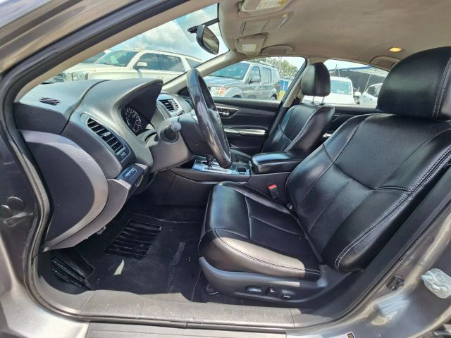 2018 Nissan Altima - Image 13