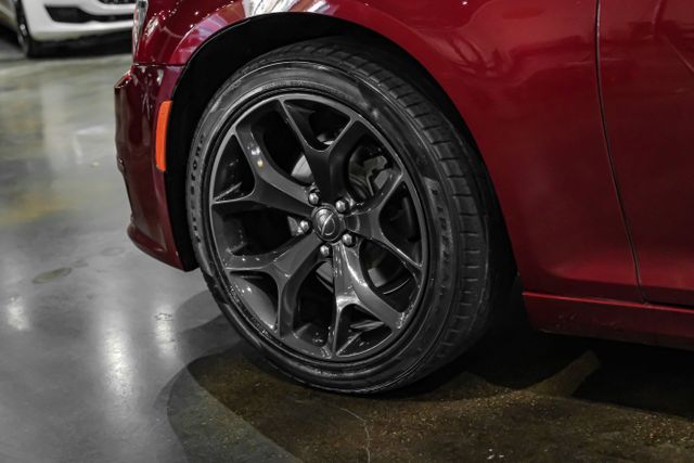 2020 Chrysler 300 300 Touring L Sedan 4d - Image 46