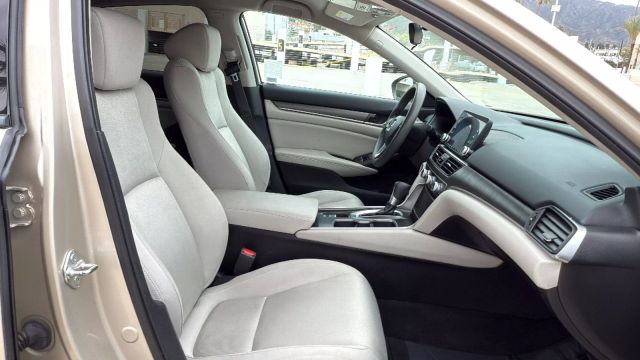 2018 Honda Accord - Image 17