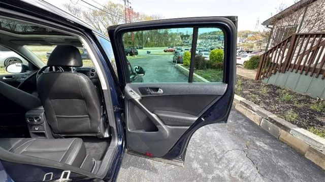 2012 Volkswagen Tiguan - Image 18