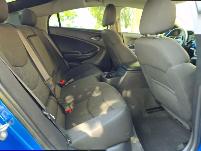 2017 Chevrolet Volt - Image 33