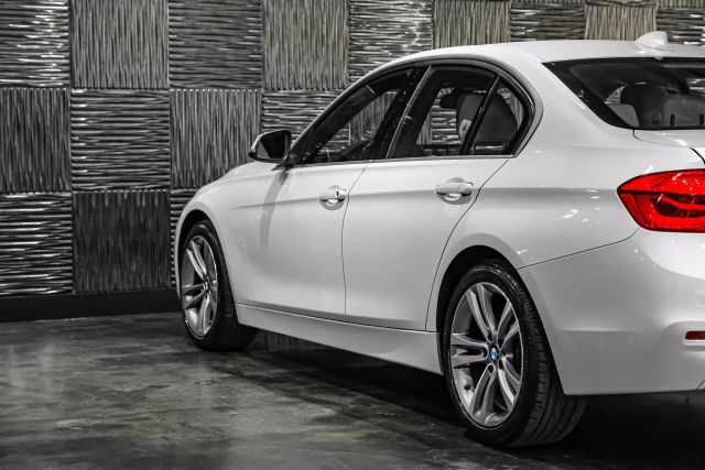 2018 Bmw 3 Series 330i Sedan 4d - Image 13