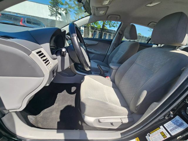 2009 Toyota Corolla - Image 12