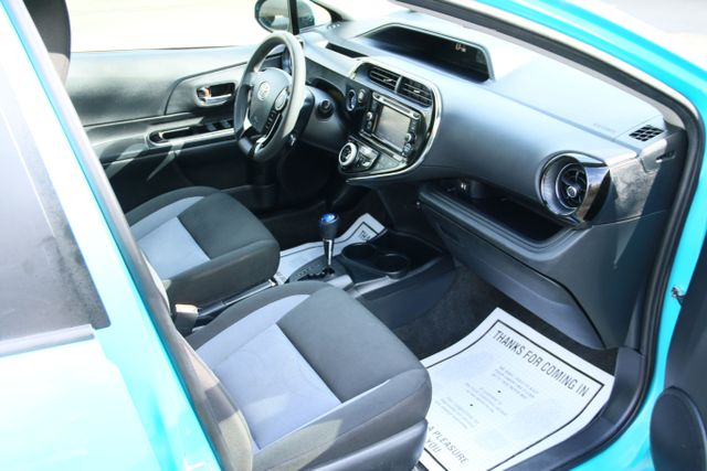 2018 Toyota Prius C - Image 43