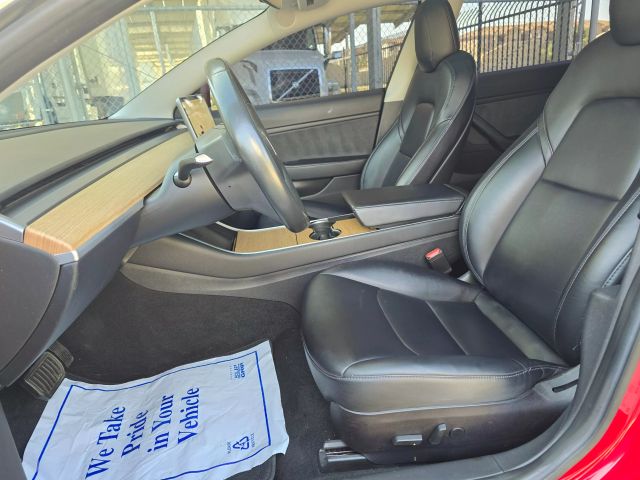 2018 Tesla Model 3 - Image 13