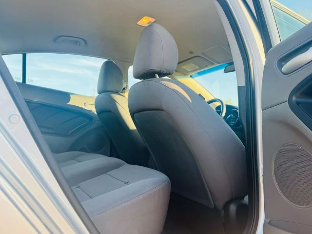 2018 Kia Forte - Image 17