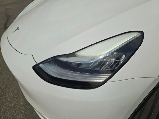 2022 Tesla Model Y - Image 11