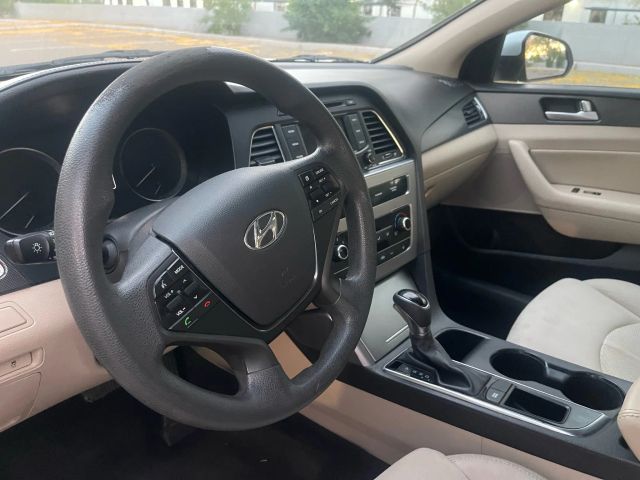 2015 Hyundai Sonata - Image 23