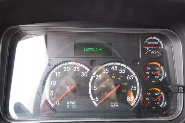 2019 Freightliner M106 - Image 6