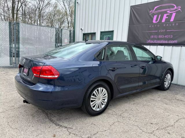 2014 Volkswagen Passat - Image 11