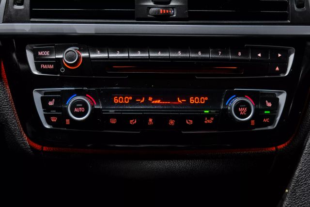 2018 Bmw 3 Series 320i Xdrive Sedan 4d - Image 25