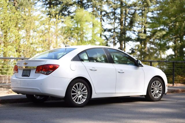 2012 Chevrolet Cruze - Image 15