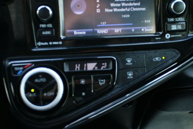 2018 Toyota Prius C - Image 58