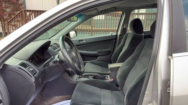 2007 Honda Accord - Image 11