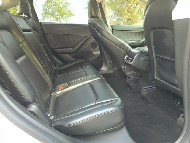 2022 Tesla Model Y - Image 27