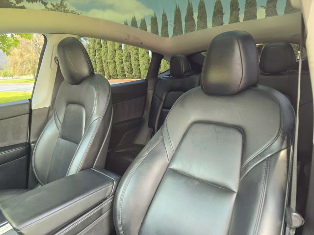 2022 Tesla Model Y - Image 14