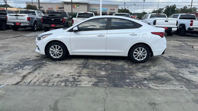 2021 Hyundai Accent - Image 3