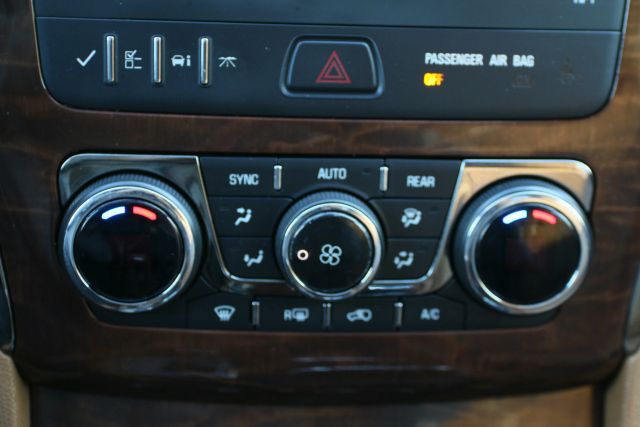 2013 Buick Enclave - Image 35