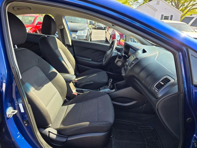 2018 Kia Forte - Image 14