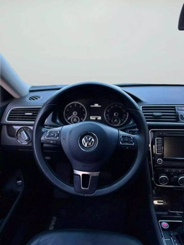 2014 Volkswagen Passat - Image 27