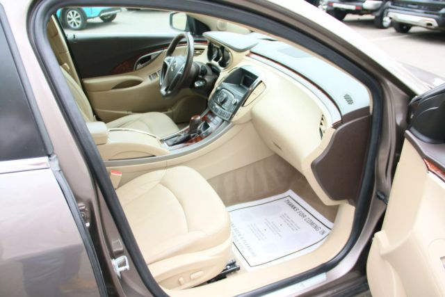 2012 Buick Lacrosse - Image 18