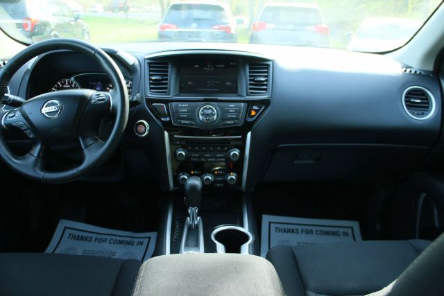 2017 Nissan Pathfinder - Image 25