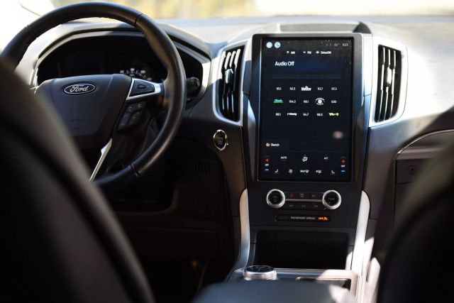 2022 Ford Edge - Image 22