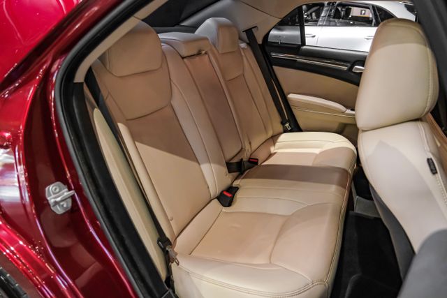 2020 Chrysler 300 300 Touring L Sedan 4d - Image 28