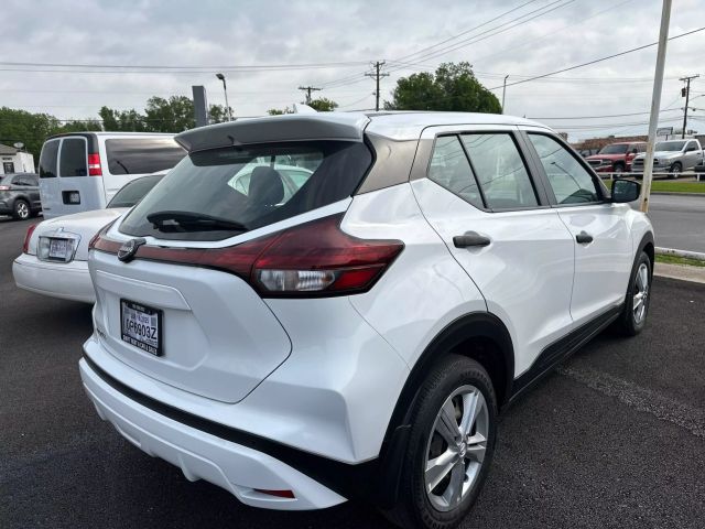 2022 Nissan Kicks - Image 3