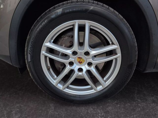 2016 Porsche Cayenne - Image 14