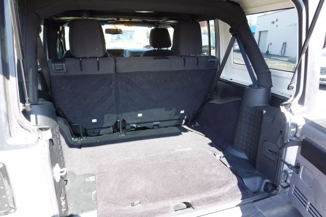2018 Jeep Wrangler Unlimited - Image 11