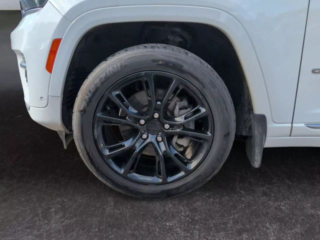 2022 Jeep Grand Cherokee - Image 14